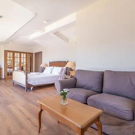 Amos, Florya Ferienhaus Turunç